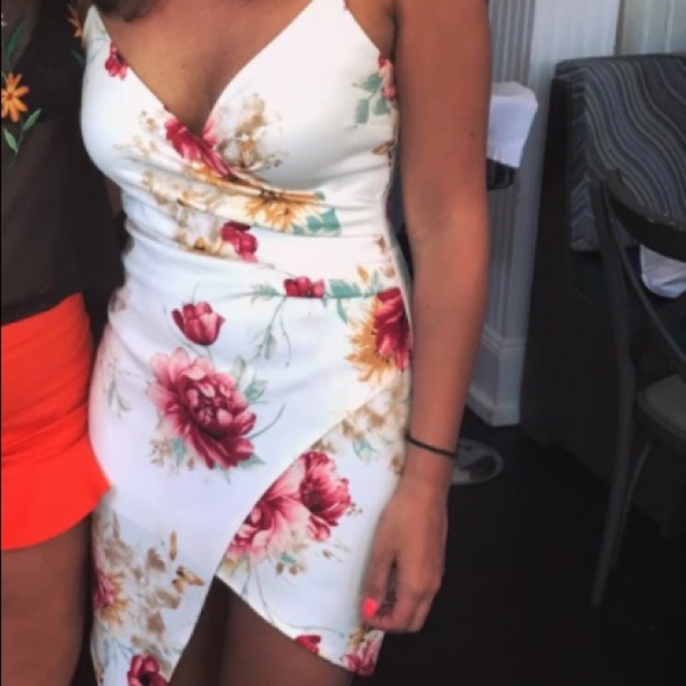 White floral dress - Picture 2 of 8